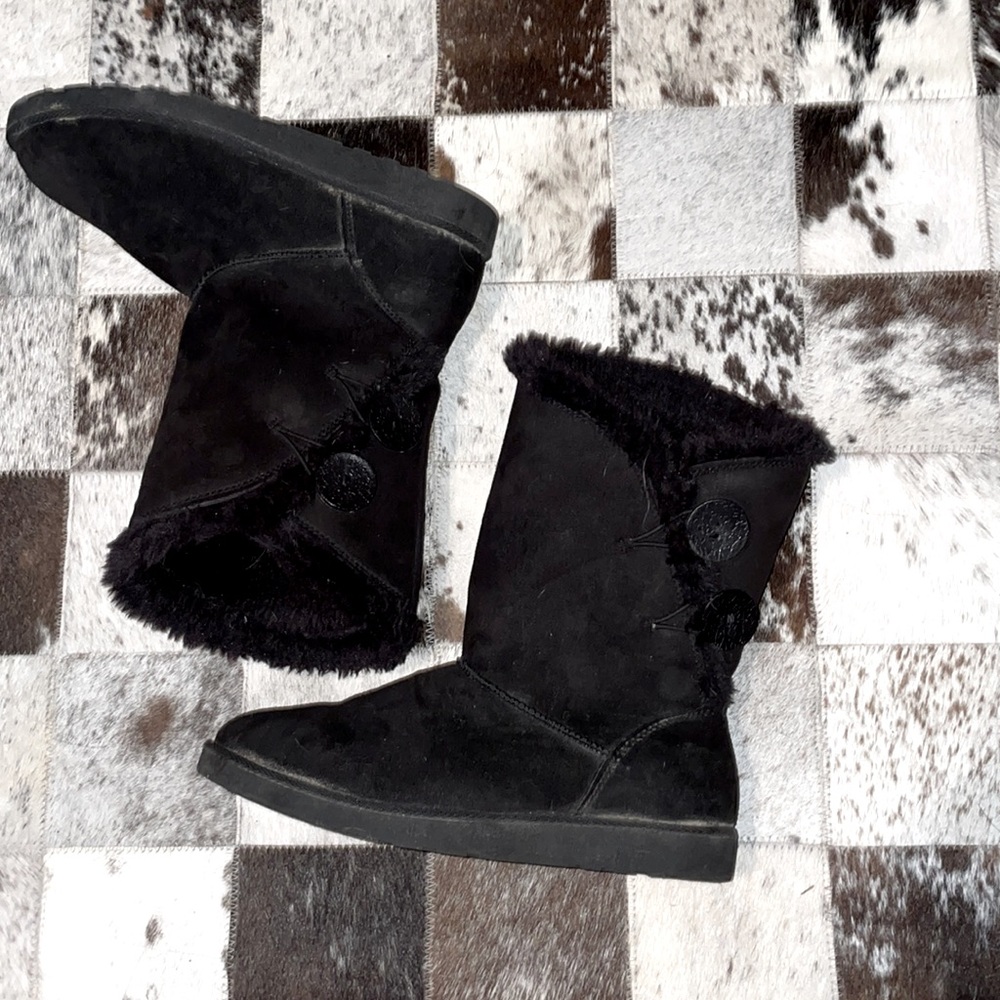 Fur boots